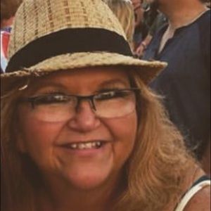 Meet your Posher, Pam